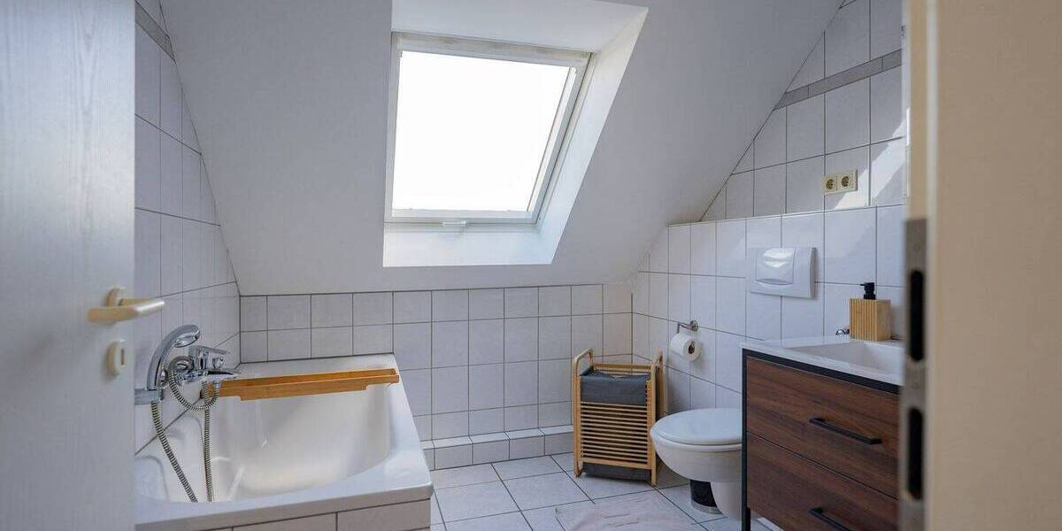 Etagenwohnung Krefeld / Cracau Cracau - 4 Zimmer, 91 m&sup2;, 259.000&euro; | Angebot:25695251