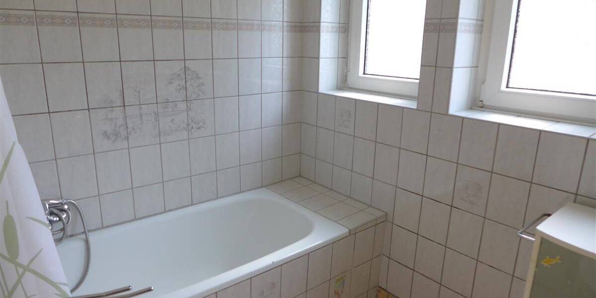 Etagenwohnung Krefeld Cracau - 4 Zimmer, 101 m&sup2;, 196.000&euro; | Angebot:26686737
