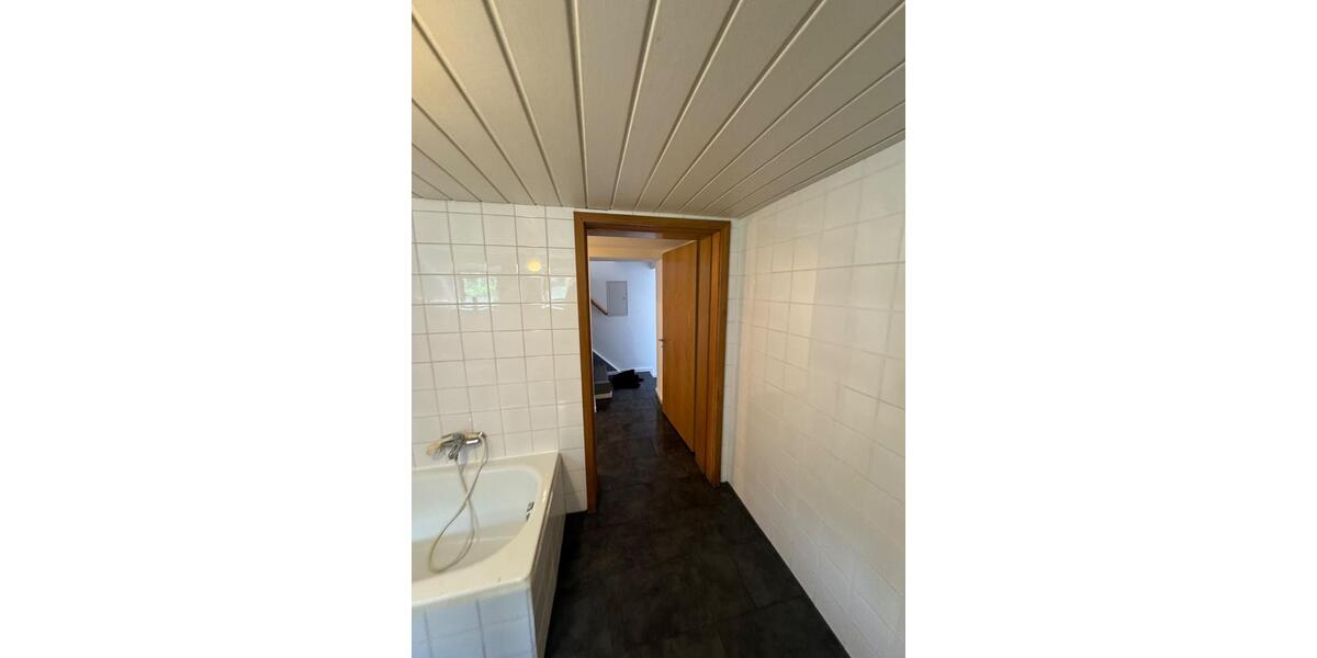 Etagenwohnung Düsseldorf Niederkassel - 4 Zimmer, 106 m&sup2;, 950&euro; | Angebot:26608721
