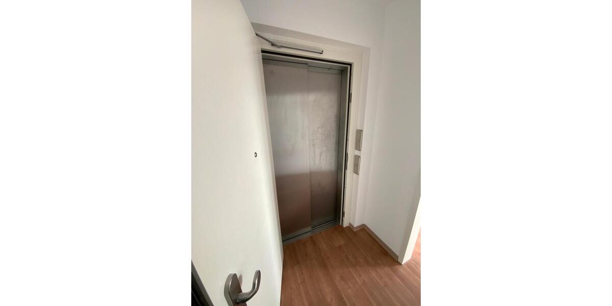 Dachgeschoßwohnung Meerbusch - 3 Zimmer, 111 m&sup2;, 1.589&euro; | Angebot:25307483