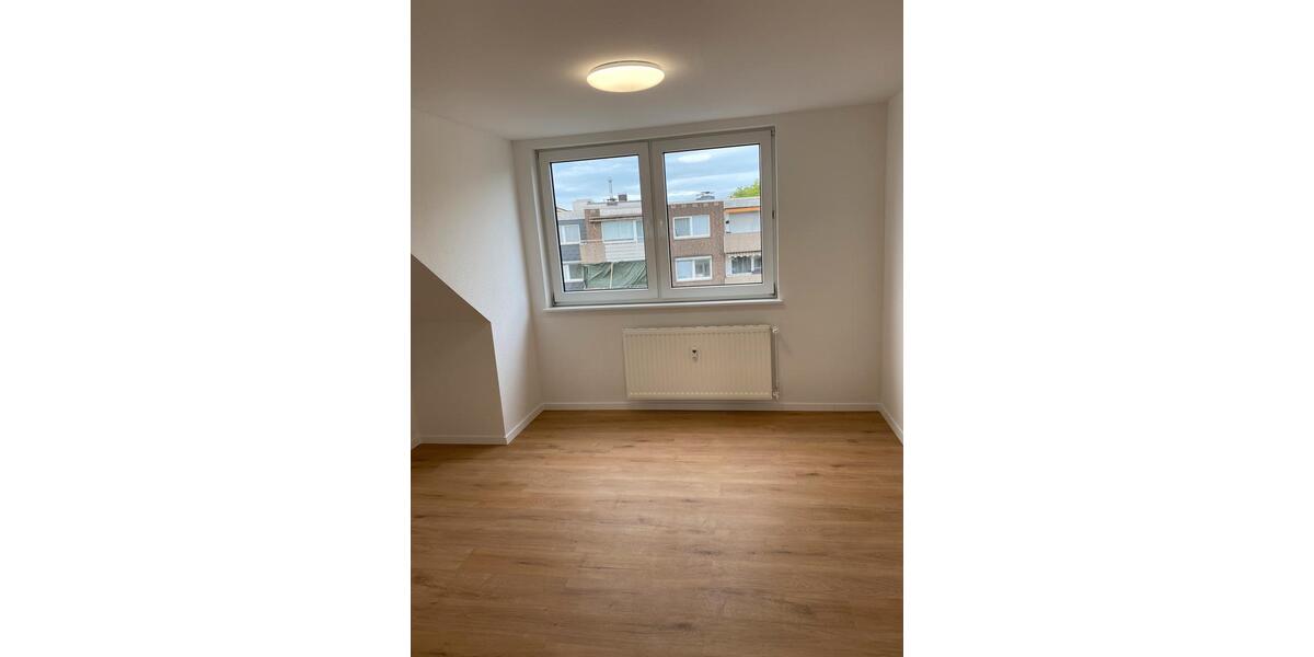 Dachgeschoßwohnung Duisburg Angerhausen - 2.5 Zimmer, 58 m&sup2;, 410&euro; | Angebot:26619998