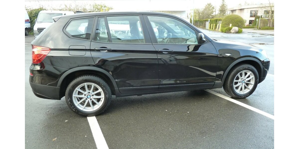 BMW X3 2.0 D x drive Autom. Pano Leder Lachschäden 313.000 km 8.700 &euro; Ratingen 40885