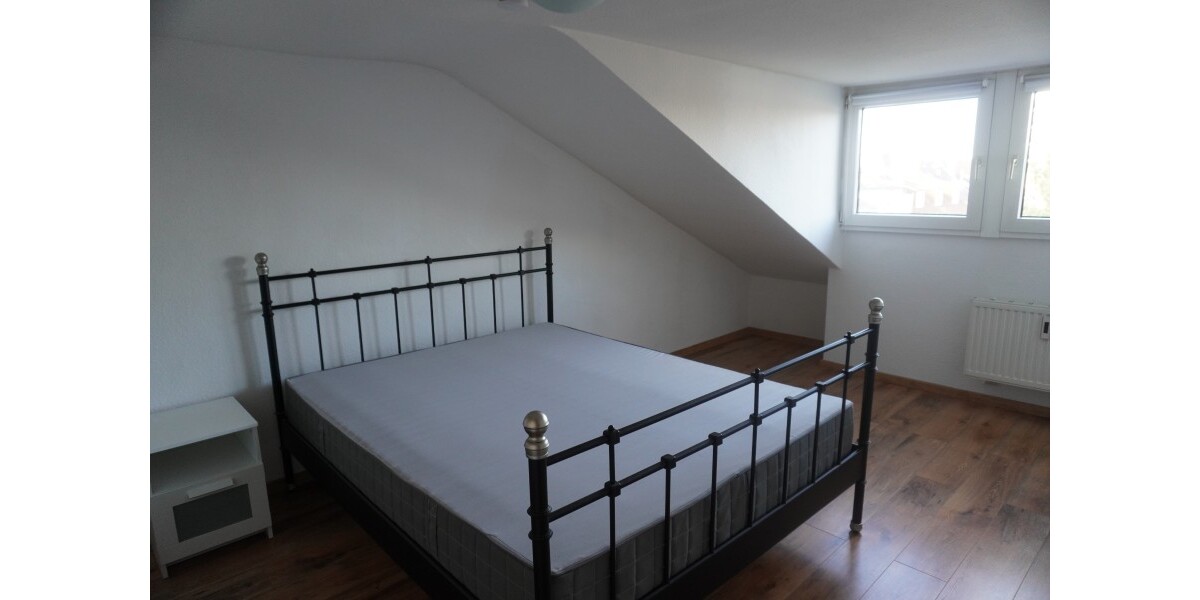 Provisionsfrei* SOFORT FREI! Rhein-nah - 2-Zm Penthouse Oberkassel - renoviert, Klimaanlage Einbauküche 55m² - Einfamilienhaus Düsseldorf Oberkassel | Angebot:25926108