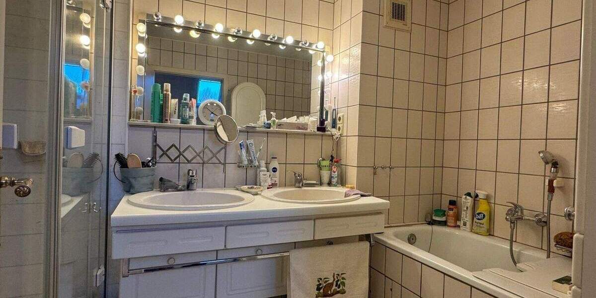 Doppelhaushälfte Krefeld Inrath/Kliedbruch - 4 Zimmer, 126 m&sup2;, 378.000&euro; | Angebot:25697195