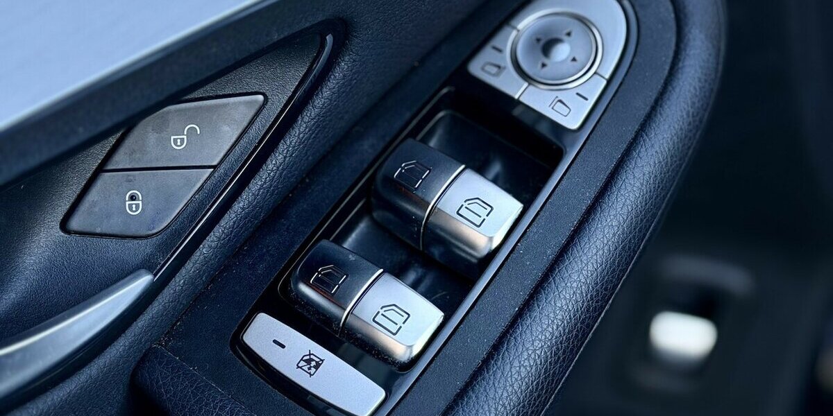 Mercedes-Benz GLC 220 d 4Matic / 1.Hd / MBUX / Kamera / Leder 99.000 km 32.490 &euro; Mönchengladbach 41066