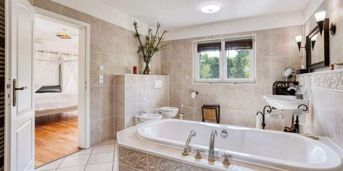 Einfamilienhaus Meerbusch Büderich - 6 Zimmer, 274 m&sup2;, 2.350.000&euro; | Angebot:25687681