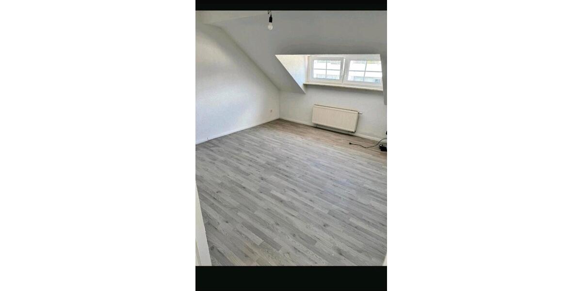 Dachgeschoßwohnung Krefeld Dießem - 2 Zimmer, 45 m&sup2;, 540&euro; | Angebot:25046352