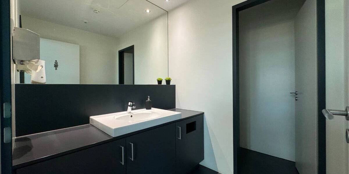 Gewerbeobjekt Düsseldorf Hafen - 12.000&euro; | Angebot:25755833