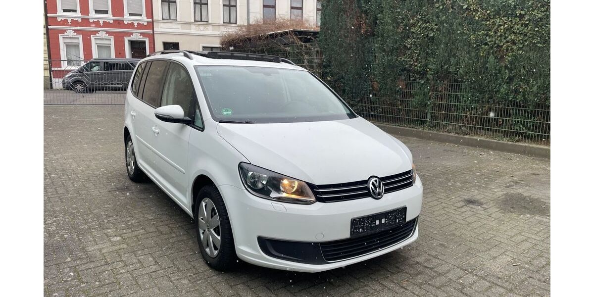 VW Touran 159.987 km 9.999 &euro; Mönchengladbach 41061