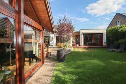 Haus Mettmann - 7 Zimmer, 223 m&sup2;, 945.000&euro; | Angebot:25978605