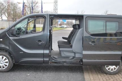 Opel Vivaro 174.456 km 10.900 &euro; Düsseldorf - Bezirk 8 40231