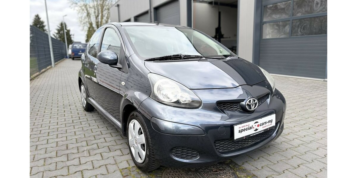 Toyota Aygo Basis / Klima / Elektr. FH / MP3 Player 95.000 km 2.890 &euro; Mönchengladbach 41066