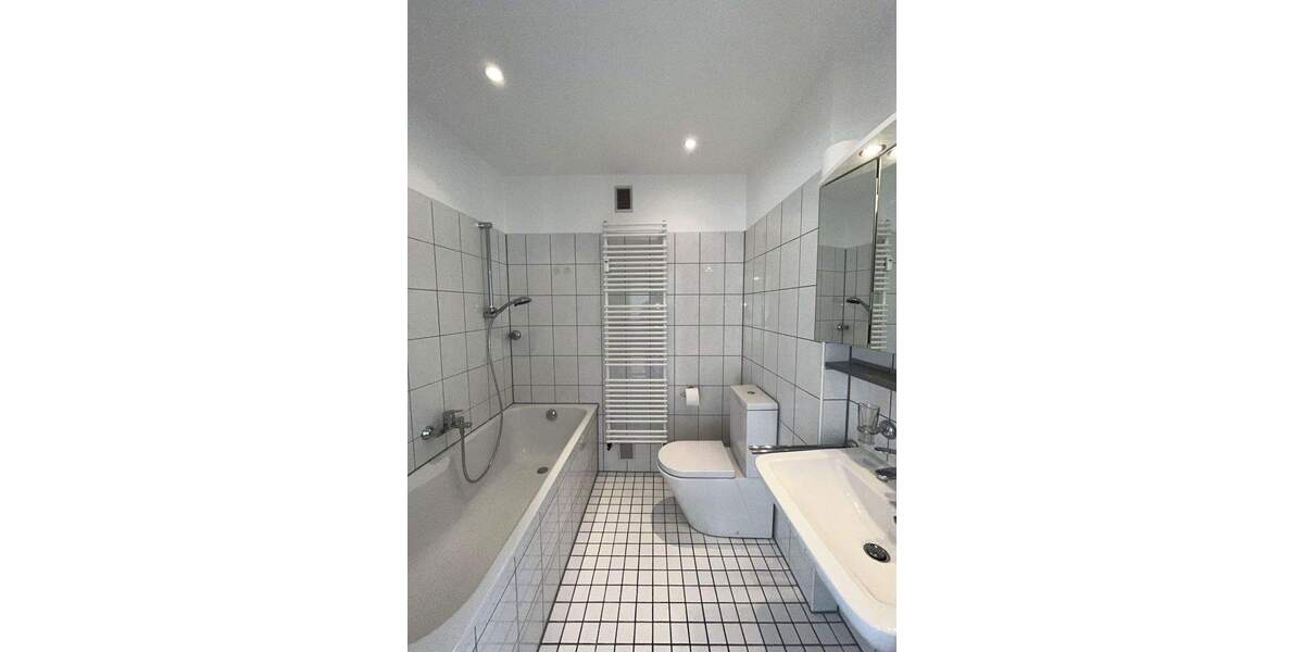 Etagenwohnung Düsseldorf Bilk - 2 Zimmer, 64 m&sup2;, 320.000&euro; | Angebot:25657435