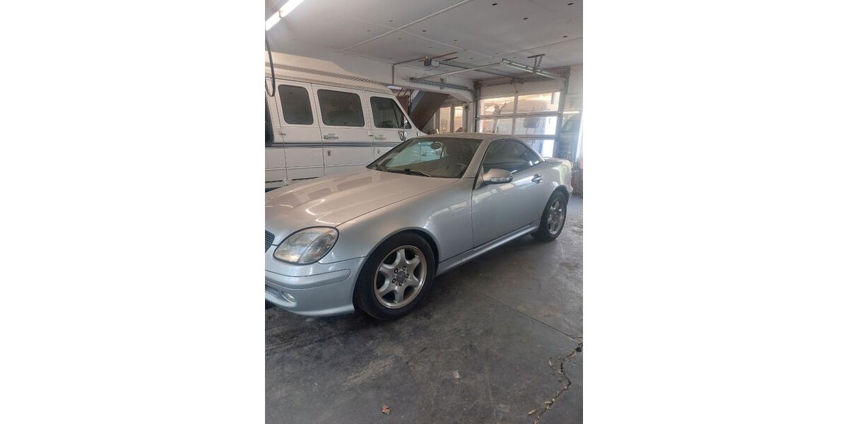 Mercedes-Benz SLK 200 33.256 km 10.000 &euro; Krefeld 47809
