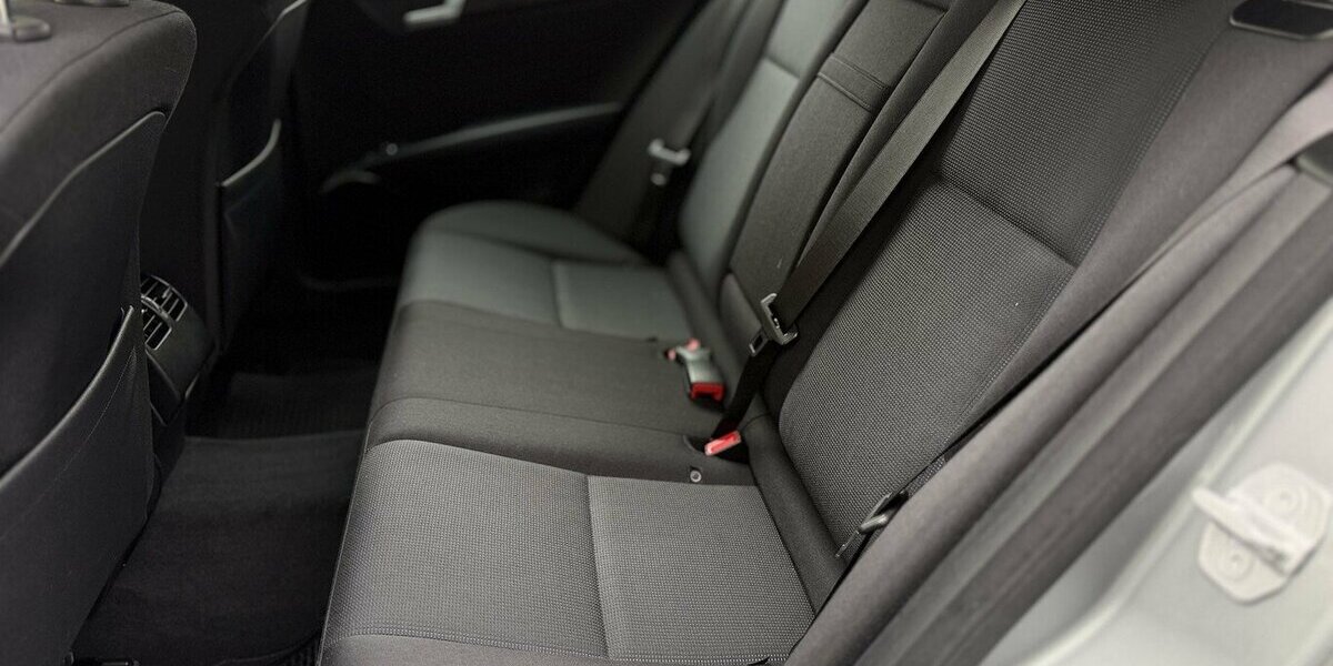 Mercedes-Benz C 180 T Kompressor / 50TKm / el. FH / 1. Hand 50.000 km 11.490 &euro; Mönchengladbach 41066