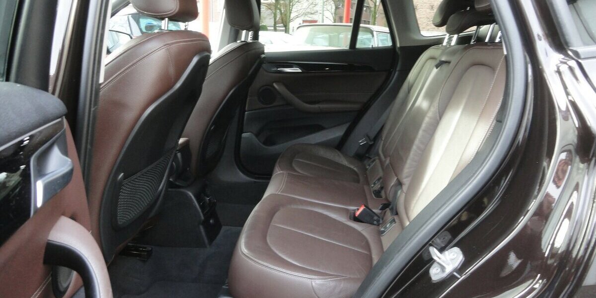 BMW X1 20 d xLine 4x4 Autom Navi Leder SHZ PDC LED 208.000 km 14.999 &euro; Neuss 41462