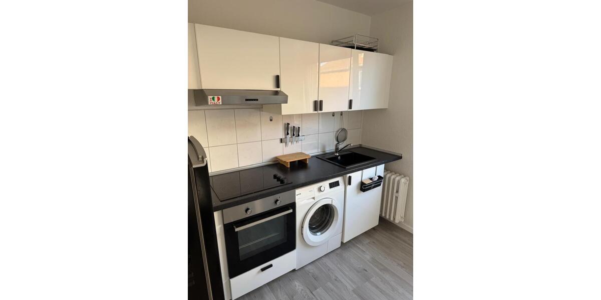 Dachgeschoßwohnung Duisburg Duisburg-Mitte - 1.5 Zimmer, 32 m&sup2;, 700&euro; | Angebot:26464184