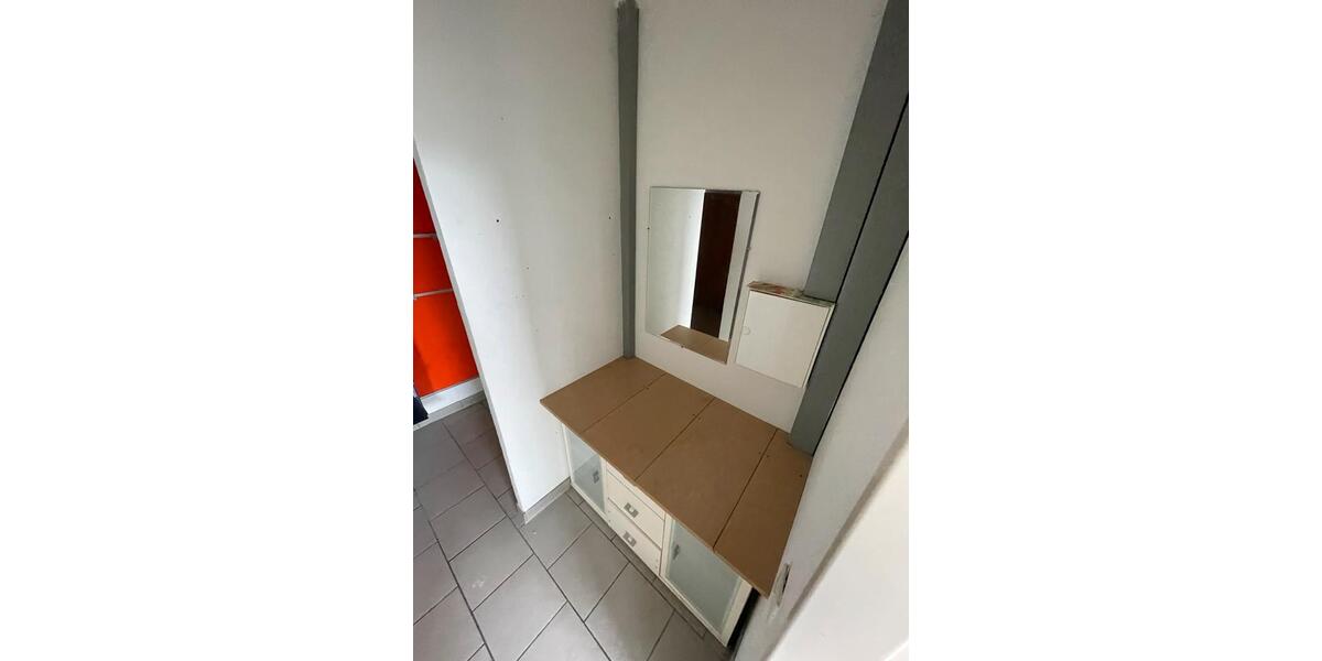Etagenwohnung Mönchengladbach Süd - 1 Zimmer, 66 m&sup2;, 600&euro; | Angebot:26638353