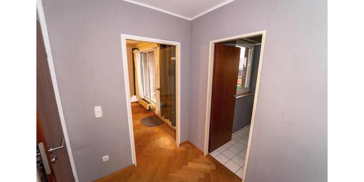 Dachgeschoßwohnung Korschenbroich - 2 Zimmer, 80 m&sup2;, 260.000&euro; | Angebot:25991136