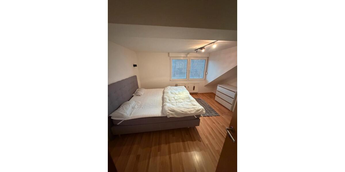 Dachgeschoßwohnung Mönchengladbach Nord - 2 Zimmer, 50 m&sup2;, 940&euro; | Angebot:25867951