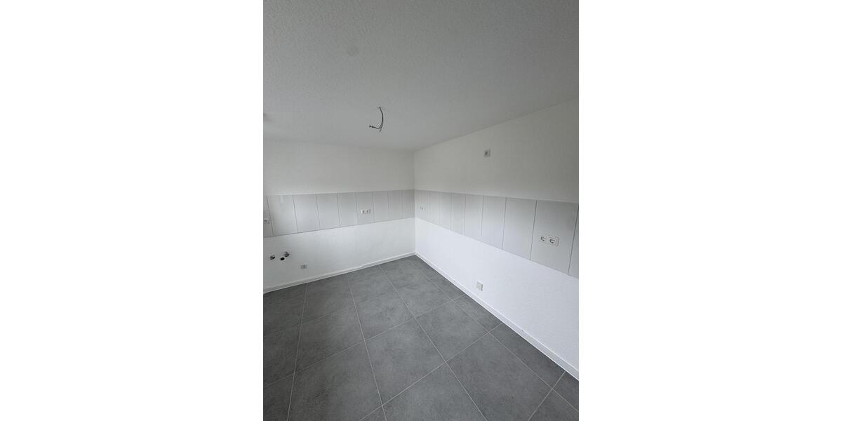 Erdgeschoßwohnung Duisburg Hochheide - 2.5 Zimmer, 80 m&sup2;, 880&euro; | Angebot:25894572