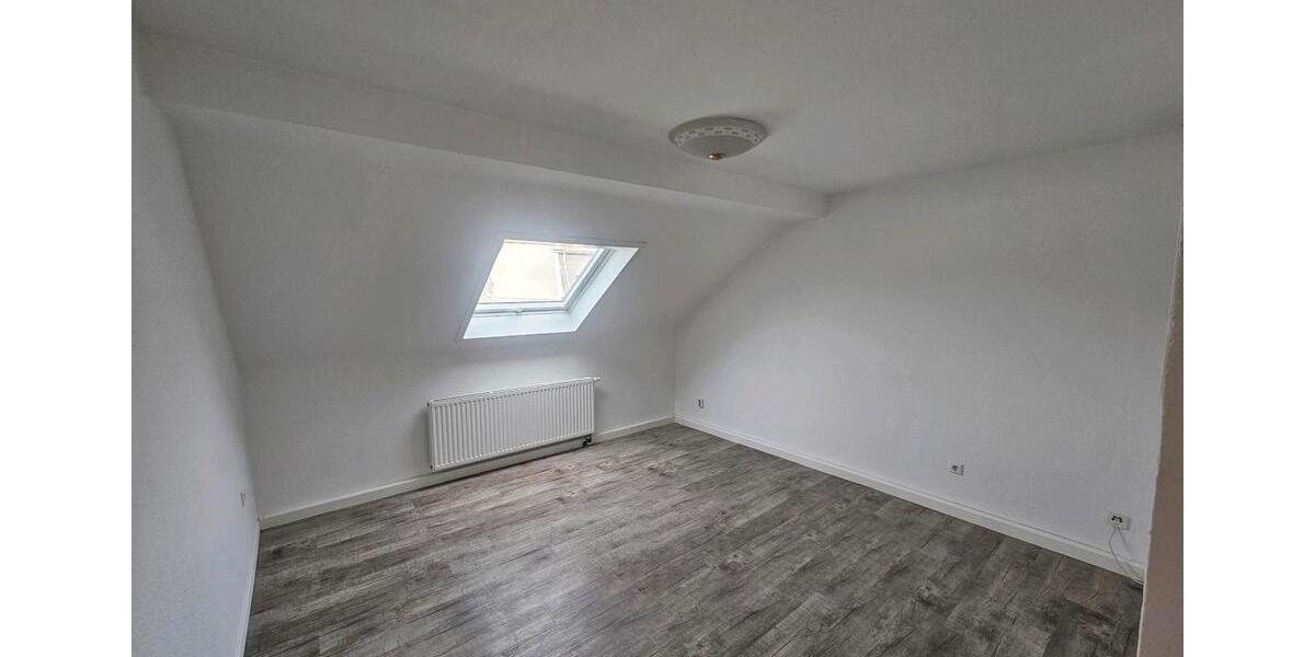 Dachgeschoßwohnung Tönisvorst - 2 Zimmer, 50 m&sup2;, 700&euro; | Angebot:25850355