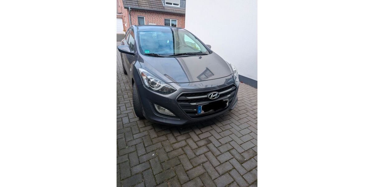 Hyundai i30 220.721 km 6.299 &euro; Krefeld 47829