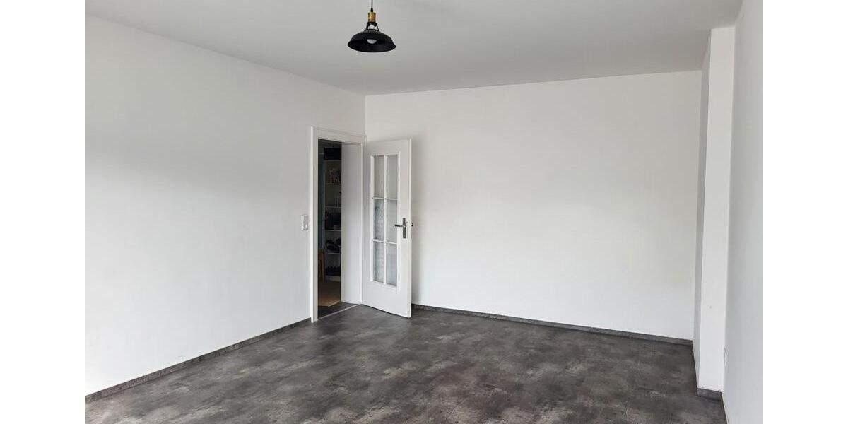 Etagenwohnung Krefeld Cracau - 3 Zimmer, 83 m&sup2;, 890&euro; | Angebot:27585288