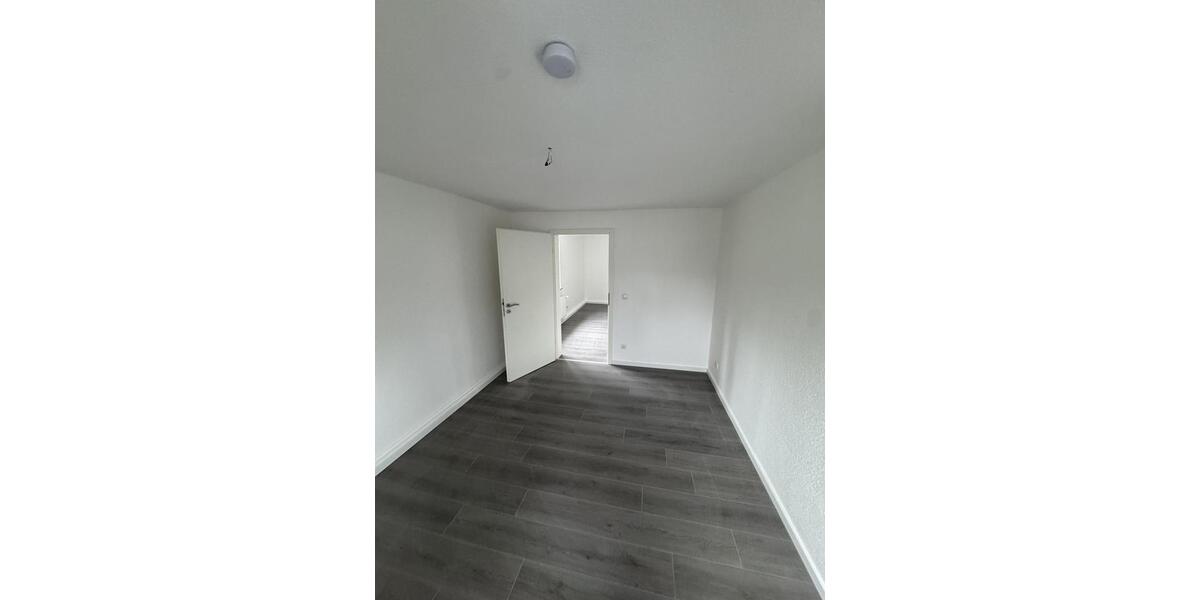 Erdgeschoßwohnung Duisburg Hochheide - 2.5 Zimmer, 80 m&sup2;, 880&euro; | Angebot:25894572