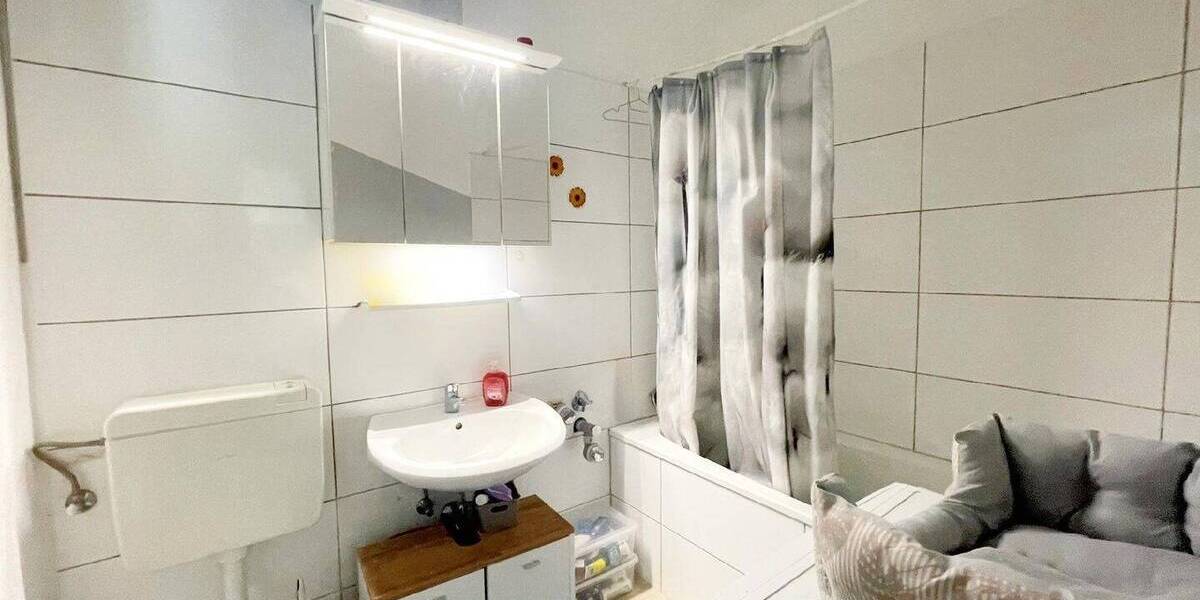 Etagenwohnung Krefeld Inrath/Kliedbruch - 2 Zimmer, 59 m&sup2;, 75.000&euro; | Angebot:26014939