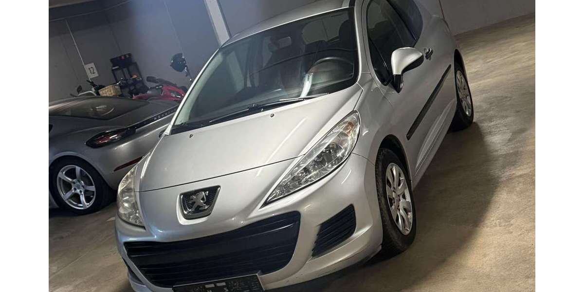Peugeot 207 159.000 km 2.300 &euro; Düsseldorf, Stadt 40221