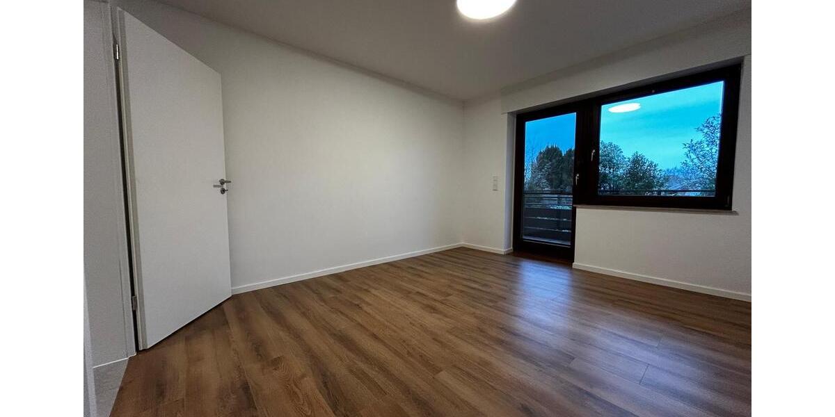 Erdgeschoßwohnung Moers - 3 Zimmer, 92 m&sup2;, 1.100&euro; | Angebot:25903455