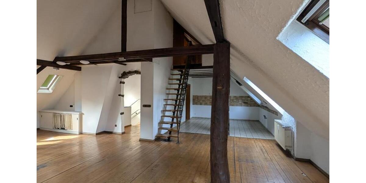 Dachgeschoßwohnung Duisburg Beeck - 3 Zimmer, 109 m&sup2;, 699&euro; | Angebot:25699114