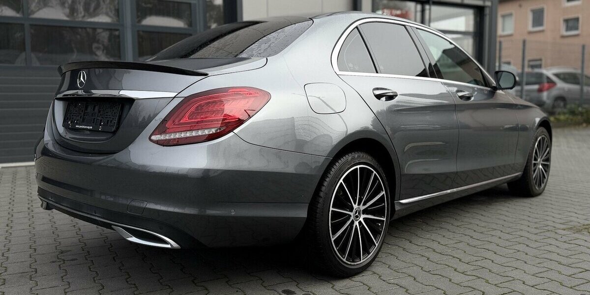 Mercedes-Benz C 220 Designo / AMG / LED / 360° Cam / Allrad 220.000 km 20.990 &euro; Mönchengladbach 41066