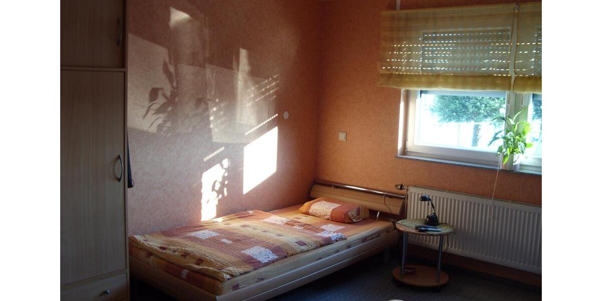 Erdgeschoßwohnung Krefeld Gellep-Stratum - 1 Zimmer, 28 m&sup2;, 495&euro; | Angebot:25962515