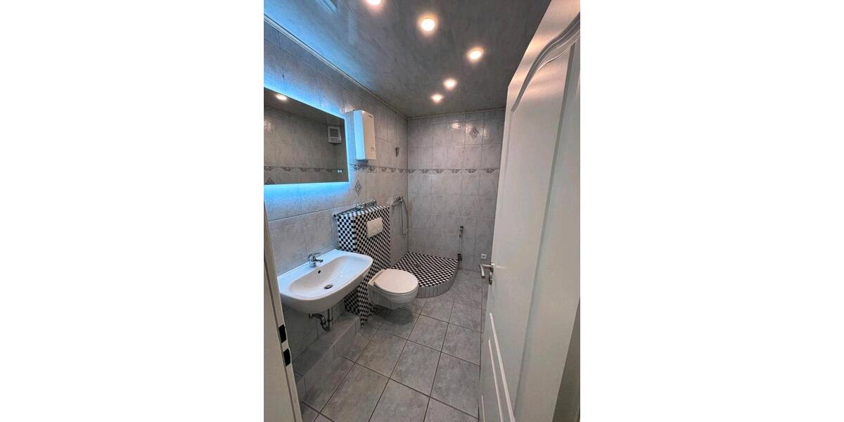 Etagenwohnung Grevenbroich Neuenhausen - 2 Zimmer, 63 m&sup2;, 800&euro; | Angebot:25921653