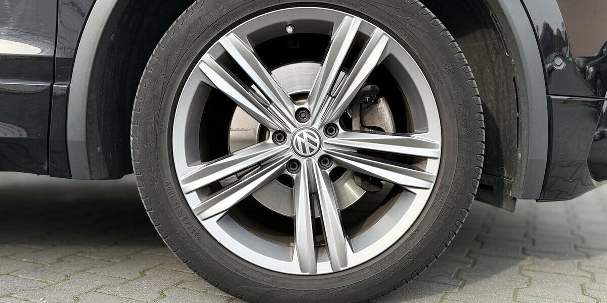 VW Tiguan Allspace R-LIne / 4Motion / Pano / Memory 99.000 km 33.490 &euro; Mönchengladbach 41066