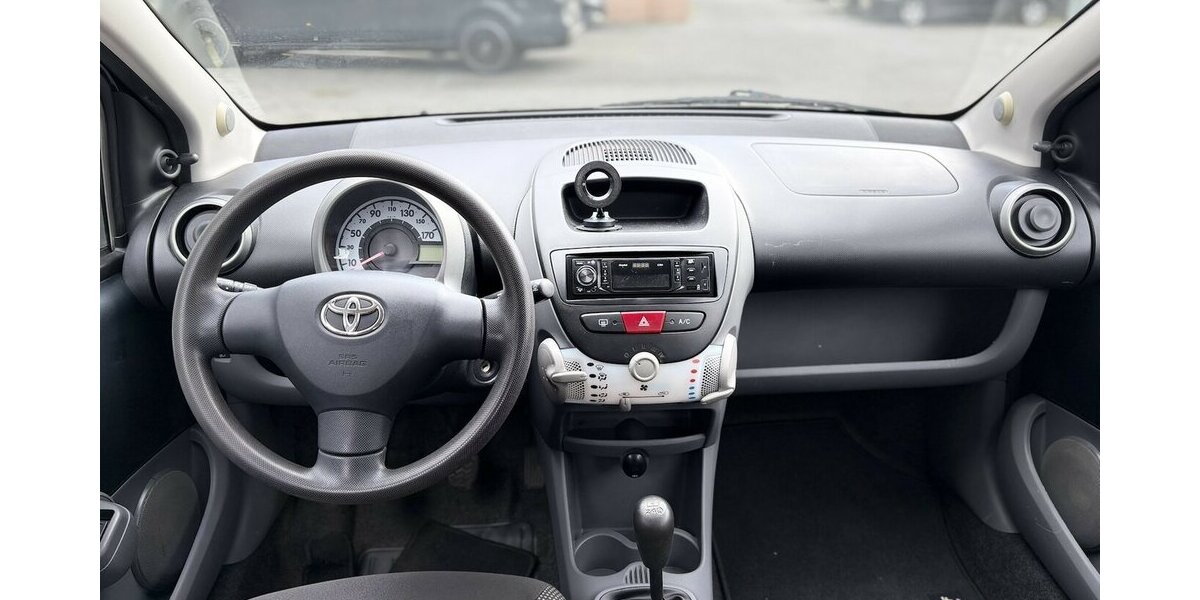 Toyota Aygo Basis / Klima / Elektr. FH / MP3 Player 95.000 km 2.890 &euro; Mönchengladbach 41066