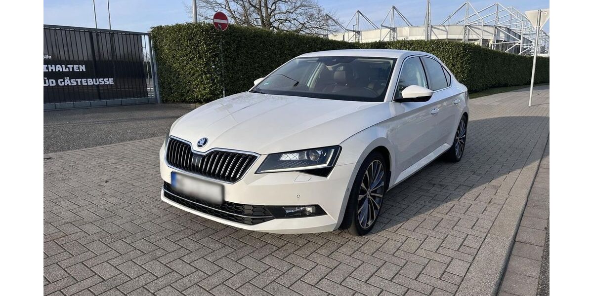 Skoda Superb 176.655 km 14.400 &euro; Mönchengladbach 41236