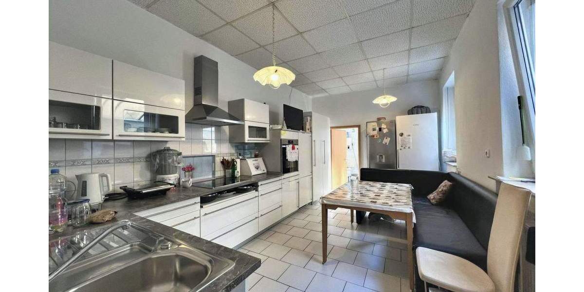 Mehrfamilienhaus, Wohnhaus Krefeld Stadtmitte - 5 Zimmer, 140 m&sup2;, 249.000&euro; | Angebot:25776323