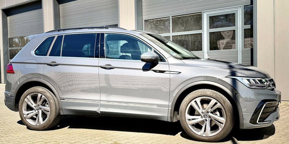 VW Tiguan R-Line / Pano / Kamera / KeylessGO 29.000 km 40.990 &euro; Mönchengladbach 41066