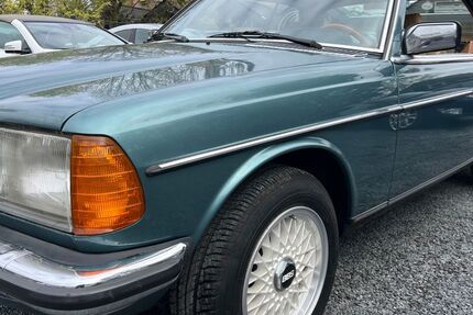 Mercedes-Benz 230 177.212 km 18.999 &euro; Mönchengladbach 41238