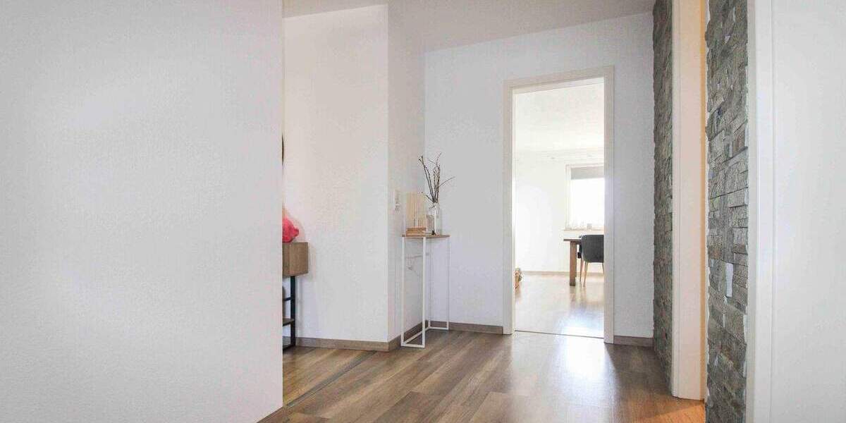 Etagenwohnung Moers Moers-Mitte - 4 Zimmer, 100 m&sup2;, 249.000&euro; | Angebot:25911404