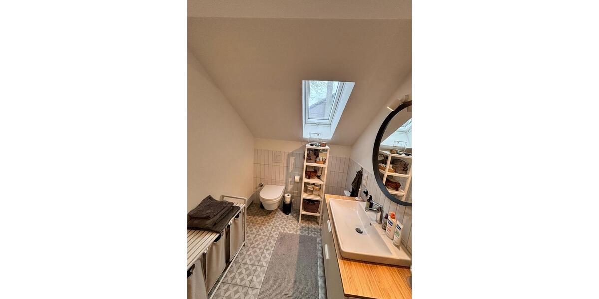 Dachgeschoßwohnung Duisburg Laar - 3 Zimmer, 77 m&sup2;, 725&euro; | Angebot:25343395