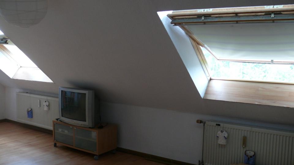 Dachgeschoßwohnung Duisburg Mittelmeiderich - 2 Zimmer, 45 m&sup2;, 450&euro; | Angebot:25894328