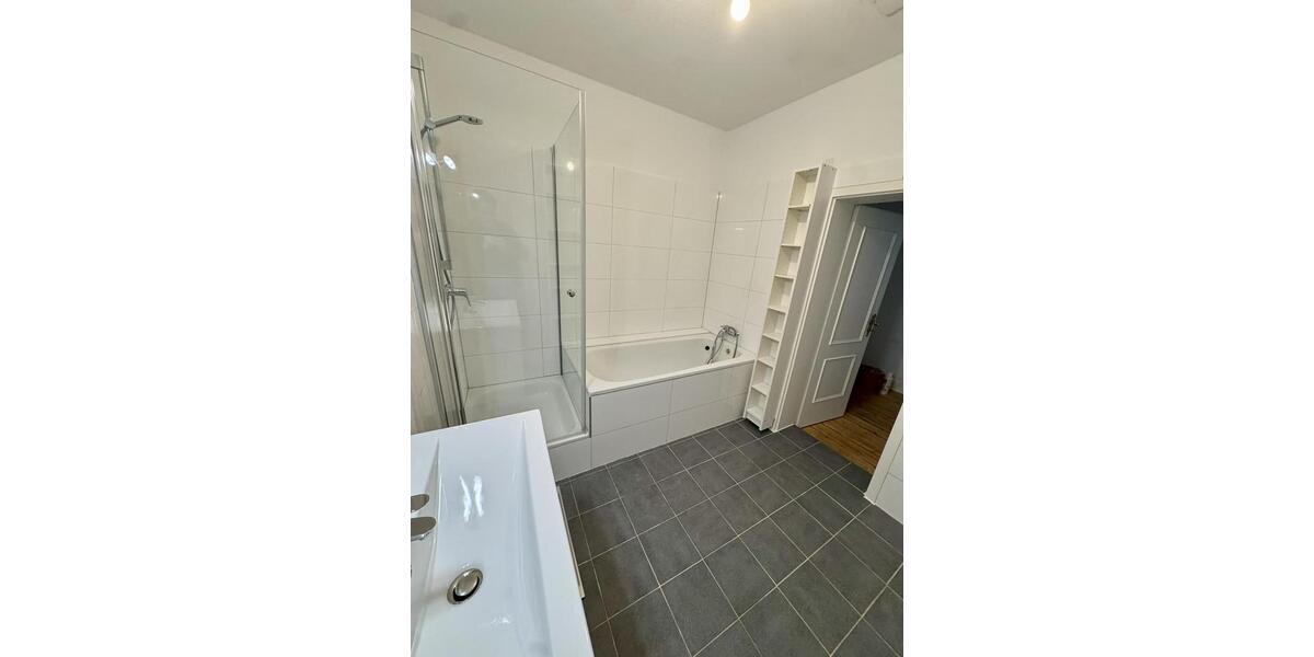 Dachgeschoßwohnung Düsseldorf Flingern Süd - 4 Zimmer, 95 m&sup2;, 1.795&euro; | Angebot:26606252