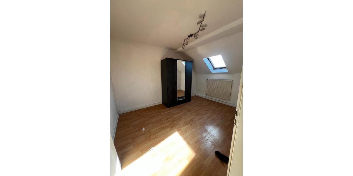 Dachgeschoßwohnung Hilden - 3 Zimmer, 70 m&sup2;, 900&euro; | Angebot:25943760