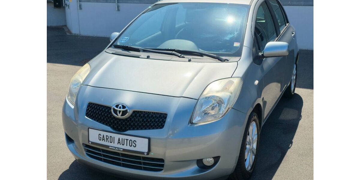 Toyota Yaris 152.000 km 2.999 &euro; Neuss 41472