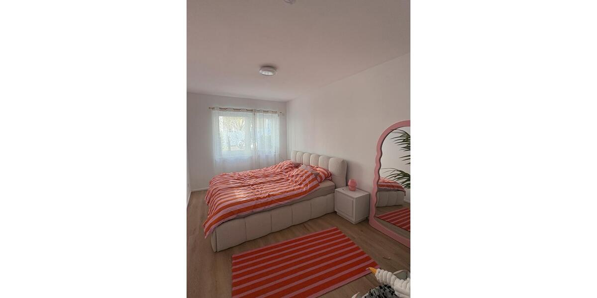 Terrassenwohnung Düsseldorf Lörick - 4 Zimmer, 122 m&sup2;, 1.800&euro; | Angebot:25646307