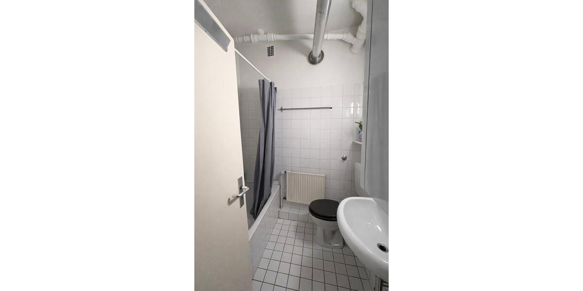 Etagenwohnung Düsseldorf Derendorf - 2 Zimmer, 65 m&sup2;, 650&euro; | Angebot:26033008